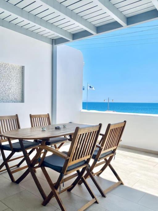 Hh Bay Apartment Logaras Luaran gambar